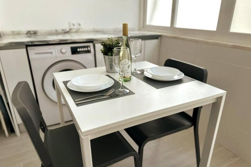 Modern Retreat With Patio Near The Airport - Oha I Appartement Lisboa