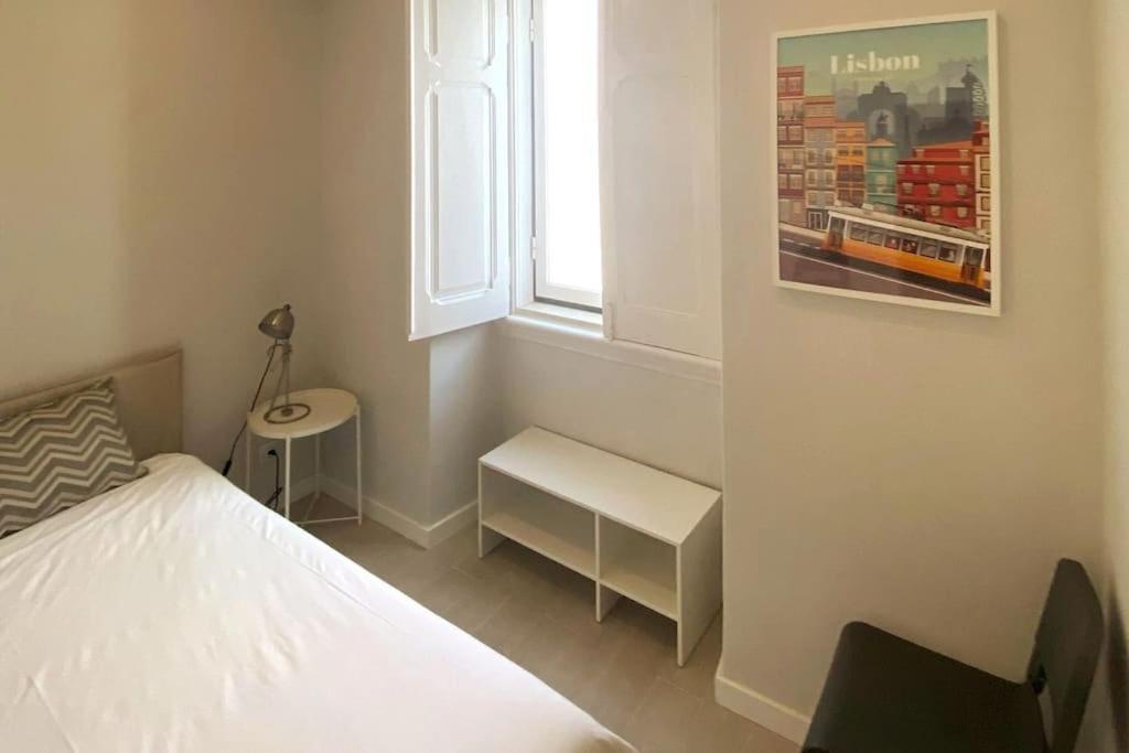 Modern Retreat With Patio Near The Airport - Oha I Lisbon