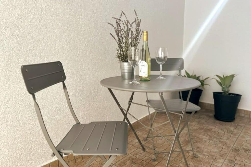 Modern Retreat With Patio Near The Airport - Oha I Appartement Lisboa